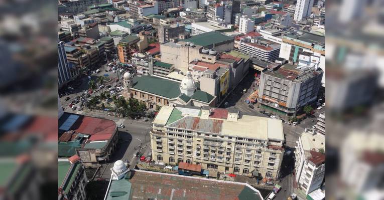 Площадь Plaza Lacson