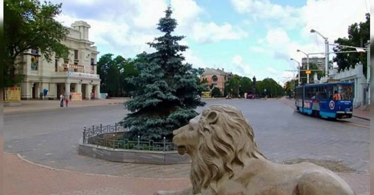 Театральная площадь