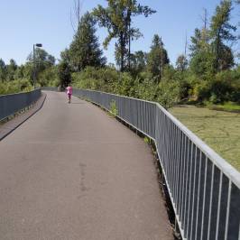 Willamette River bike trail