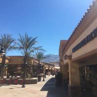 Desert Hills Premium Outlets