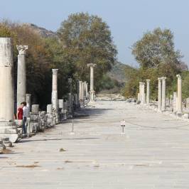 Efes Antik Kenti Tiyatrosu