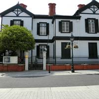 Choueke Family Residence
