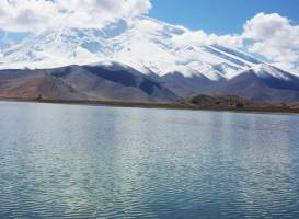 Karakul Lake