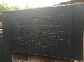 Военно-морской мемориал в Лабё