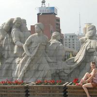 The Sculptures of Eight Heroines