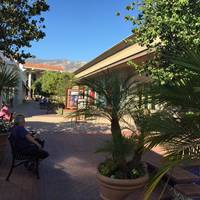 La Cumbre Plaza