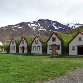 The Old Farmhouse Laufas