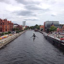 Tightrope Walker - sculpture