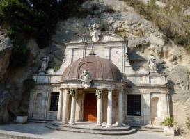 Tempietto di Sant'Emidio alle Grotte