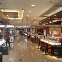 Thousands of department Store
