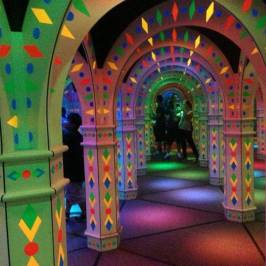 Amazing Mirror Maze