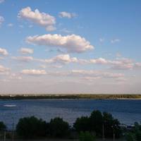 Плавучий памятник погибшим речникам на Волге