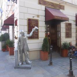 Schone Naci Statue