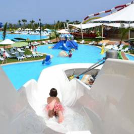 Los Delfines Water & Entertainment Park