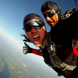 Skokpadobranom skydiving