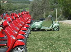 Pastrimotors-Vacanze Toscane Noleggio Vespa, Bici e E-Bike