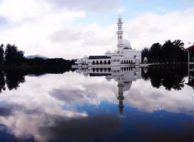 Tengku Tengah Zaharah Mosque