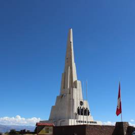 Obelisco de la Pampa de la Quinua