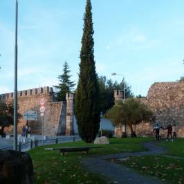 Muralhas de Évora