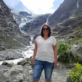 Kjenndalsbreen Glacier