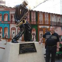 Estatua Pixinguinha
