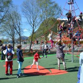 Klatrepark i Kyrkjeparken