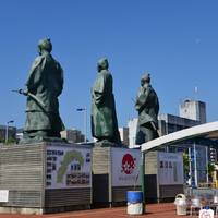 Tosa Sanshishi Statue