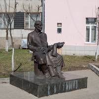 Памятник сапожнику