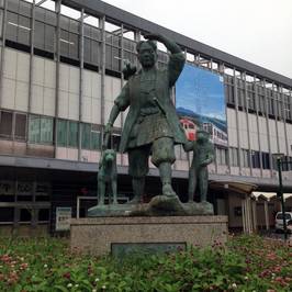 Momotaro Statue