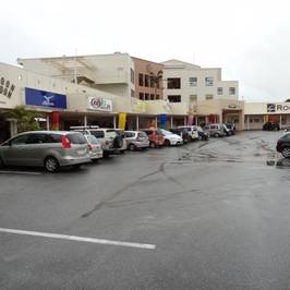 Plaza House Shopping Center