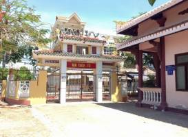Van Thuy Tu Communal House
