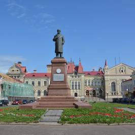 Памятник Ленину