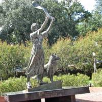 The Waving Girl Statue