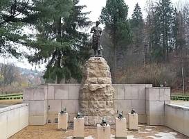 Zabytkowy Park Przygod i Pomnik Zrodel Wisly