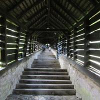 Scara Acoperita-Covered Stairway
