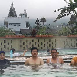 Lau Debuk-Debuk Hot Springs