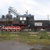 Памятник-паровоз Эм-723-37