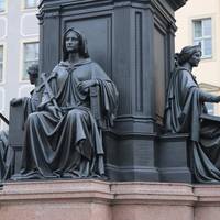 Friedrich August II Monument