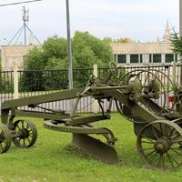 Выставка военной техники и вооружения под открытым небом