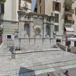 Fontana dei Caracciolo o di Bellerofonte