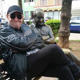 Ronald Golias Statue