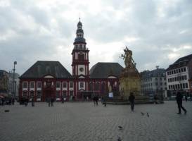 Altes Rathaus und Pfarrkirche St. Sebastian