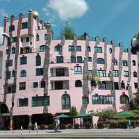 Brunnen im Innenhof - Hundertwasserhaus
