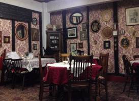 The Barn Antiques And Collectables