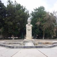 Памятник Авиццене