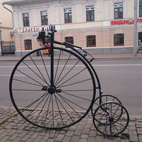 Скульптура Старыи велосипед