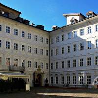 Palazzo Poch (Kaiserkrone)