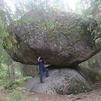 Kummakivi Boulder