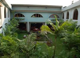 Club Palm Garden