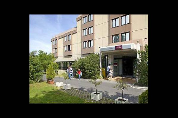 Вход в отель